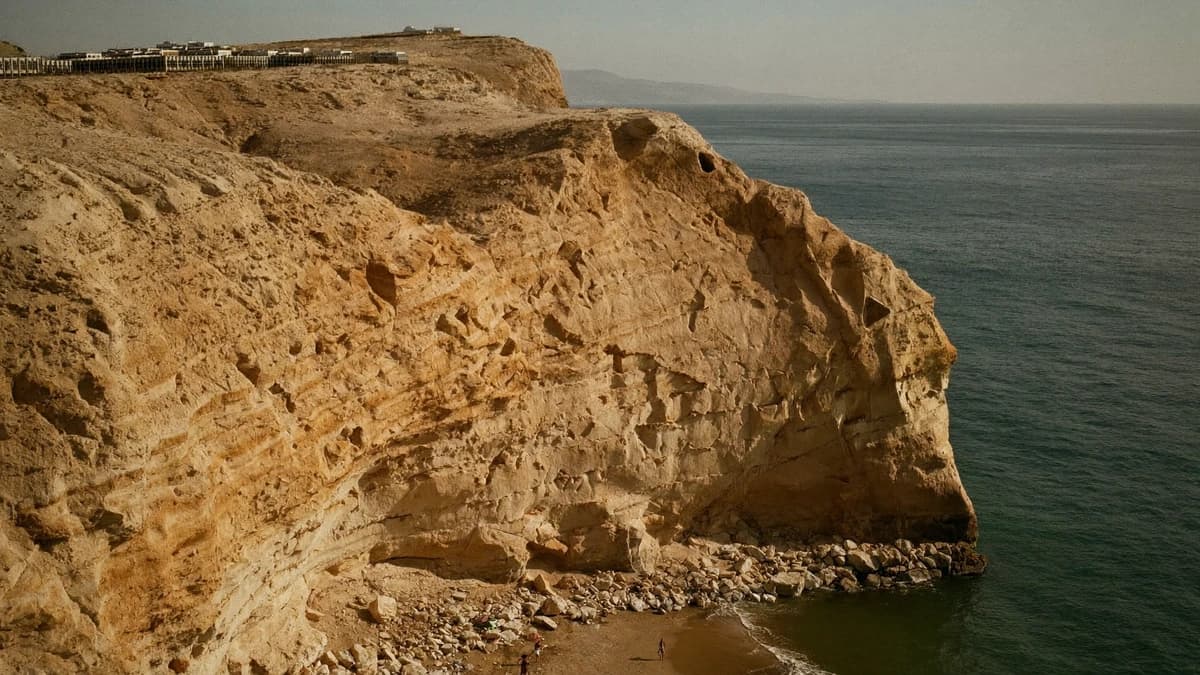 המצוק החופי של ישראל מתפורר: כמה מהר נסוג מצוק הכורכר, ולמה ההגנה עליו מתקדמת כל כך לאט